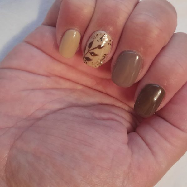 manoizquierda-nails